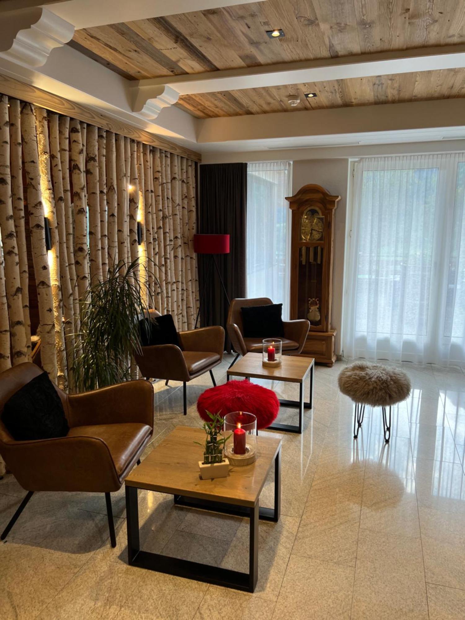 Hotel Alfa Superieur - Leukerbad-Therme Bagian luar foto
