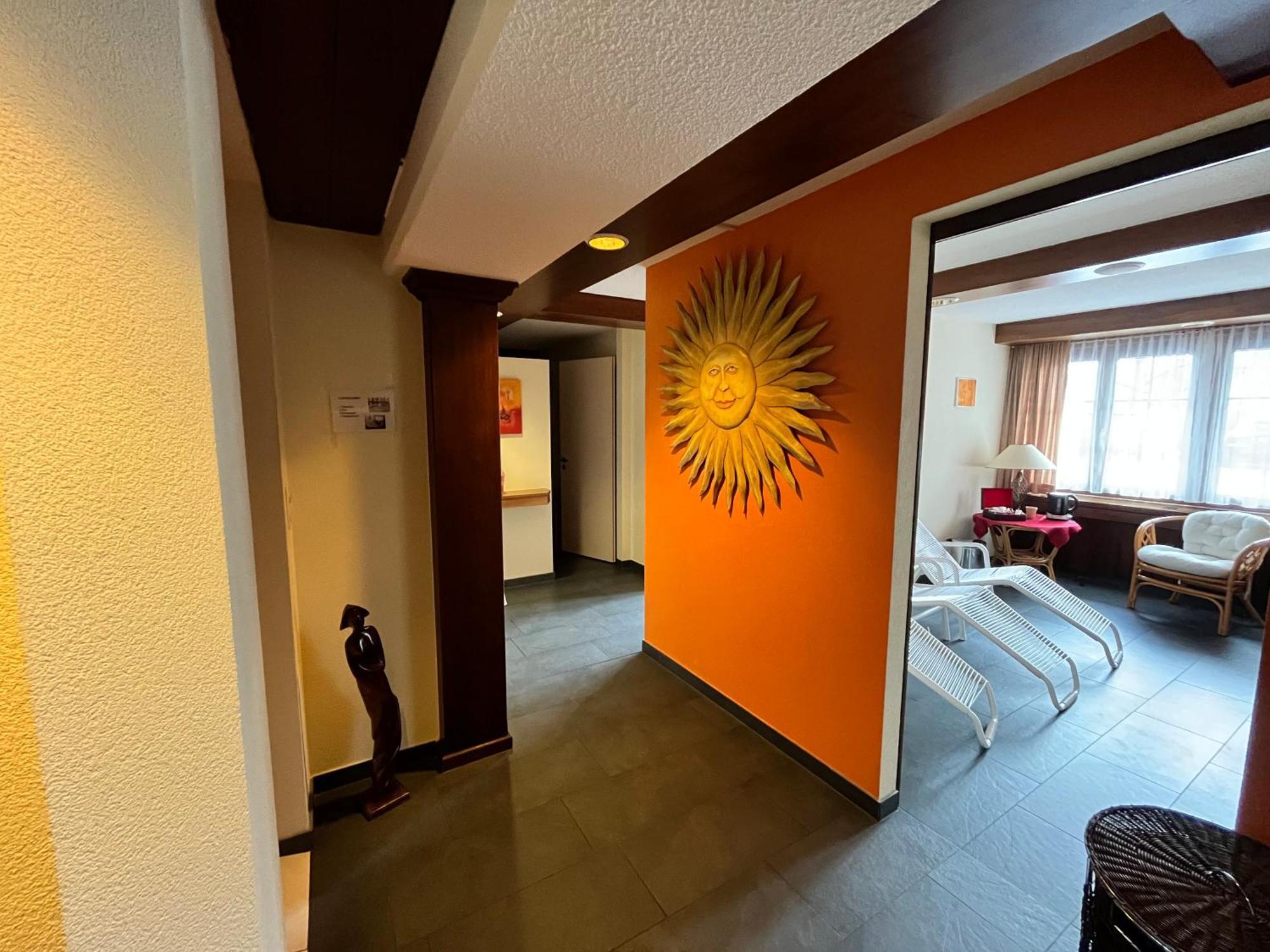 Hotel Alfa Superieur - Leukerbad-Therme Bagian luar foto
