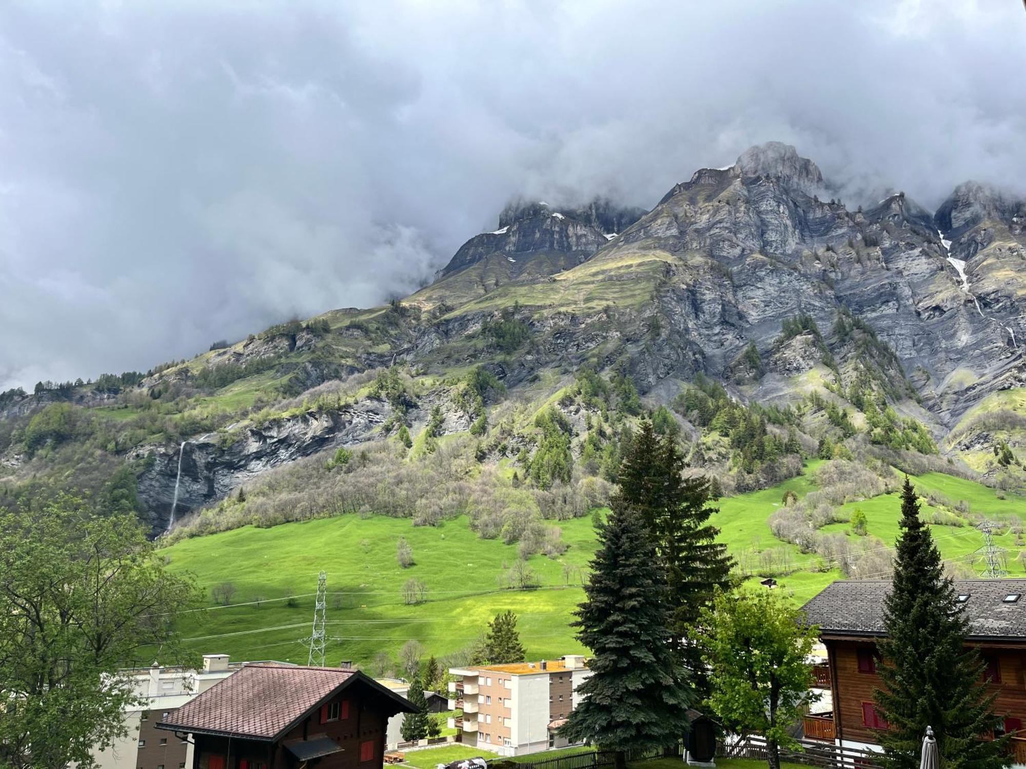 Hotel Alfa Superieur - Leukerbad-Therme Bagian luar foto