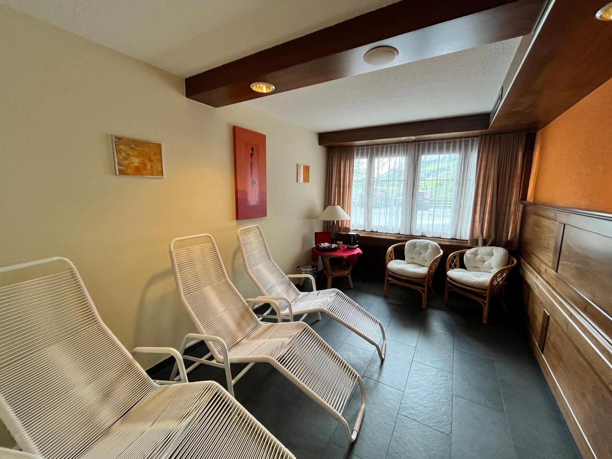 Hotel Alfa Superieur - Leukerbad-Therme Bagian luar foto