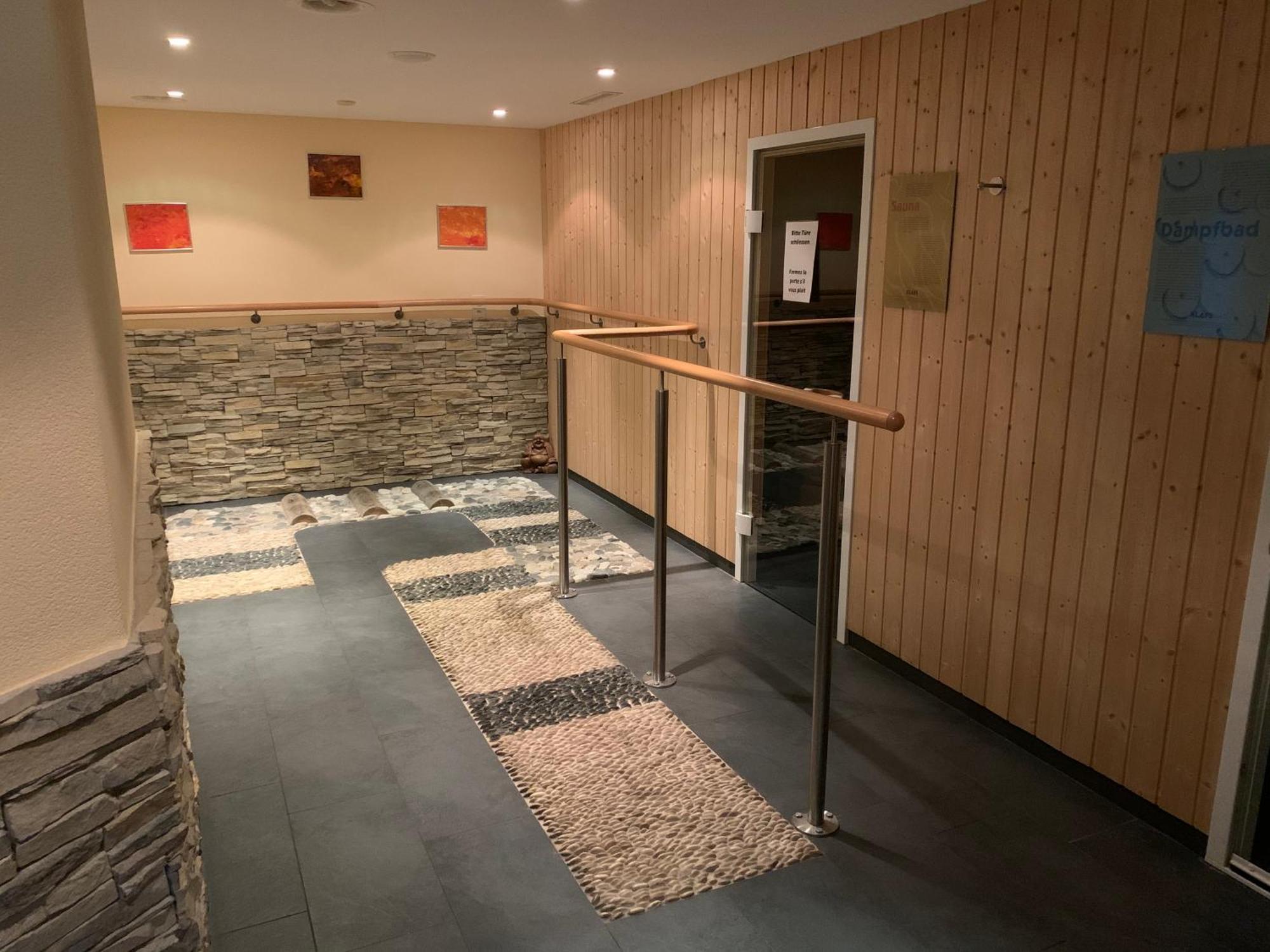 Hotel Alfa Superieur - Leukerbad-Therme Bagian luar foto